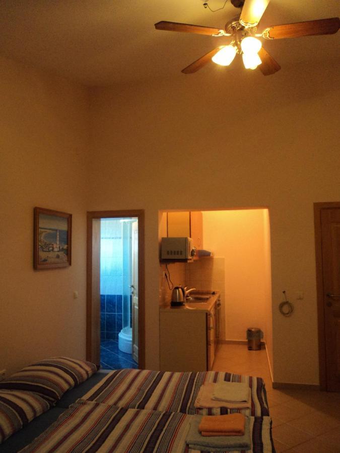 Apartments Delfini Sveti Filip i Jakov Exterior foto