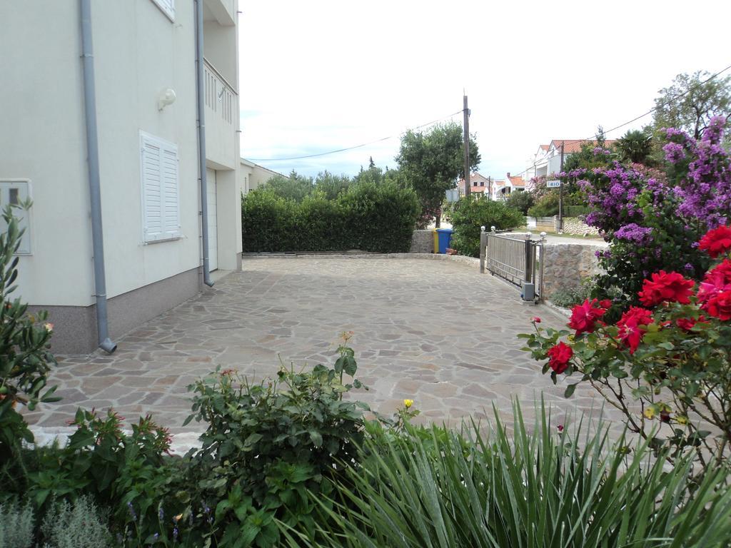 Apartments Delfini Sveti Filip i Jakov Exterior foto